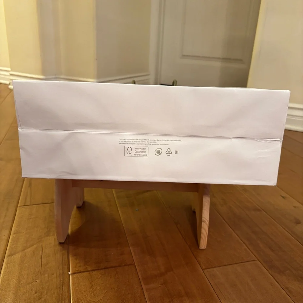 Van Cleef & Arpels VCA Paper White Shopping Gift Bag